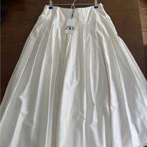 ZARA Ivory-White Pleated Full A-Line Skirt with pockets